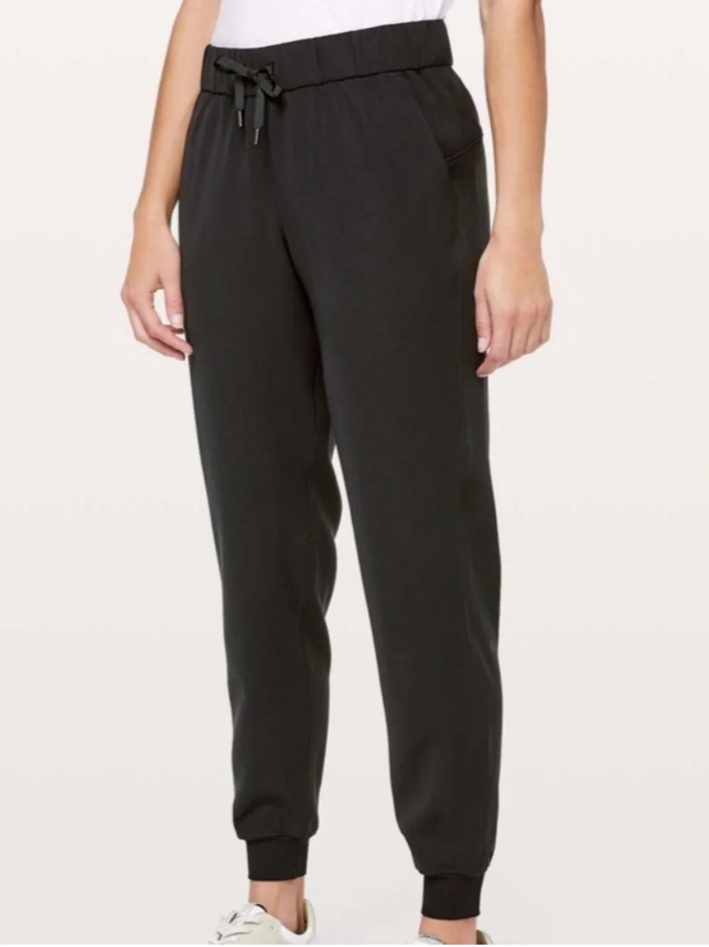 Lululemon On The Fly Jogger Black Size 4